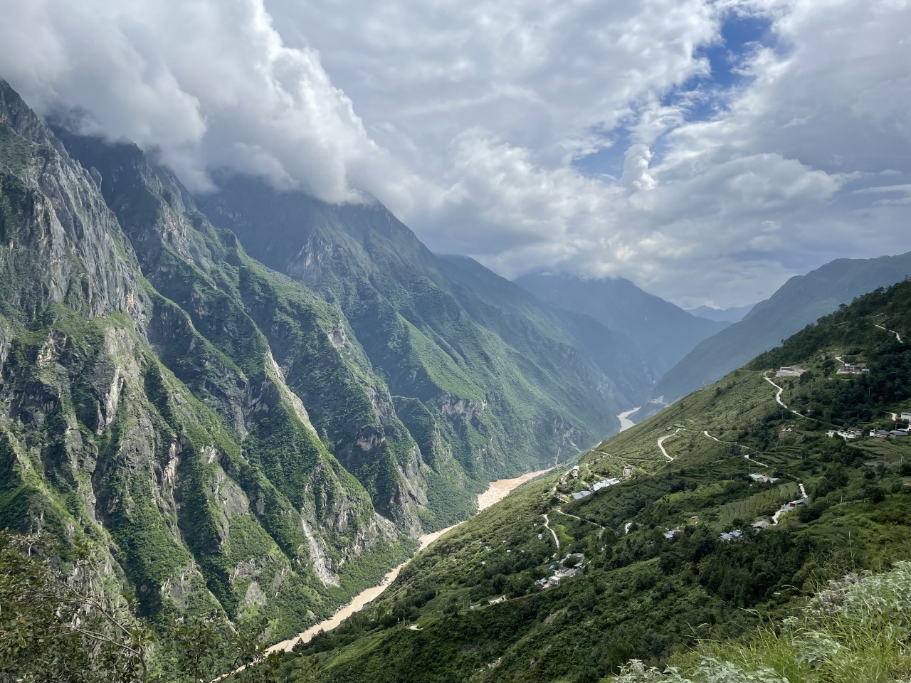 cc83af4642a3558e8da8383f165da937_1763626000_285036.jpg cc83af4642a3558e8da8383f165da937_1763626