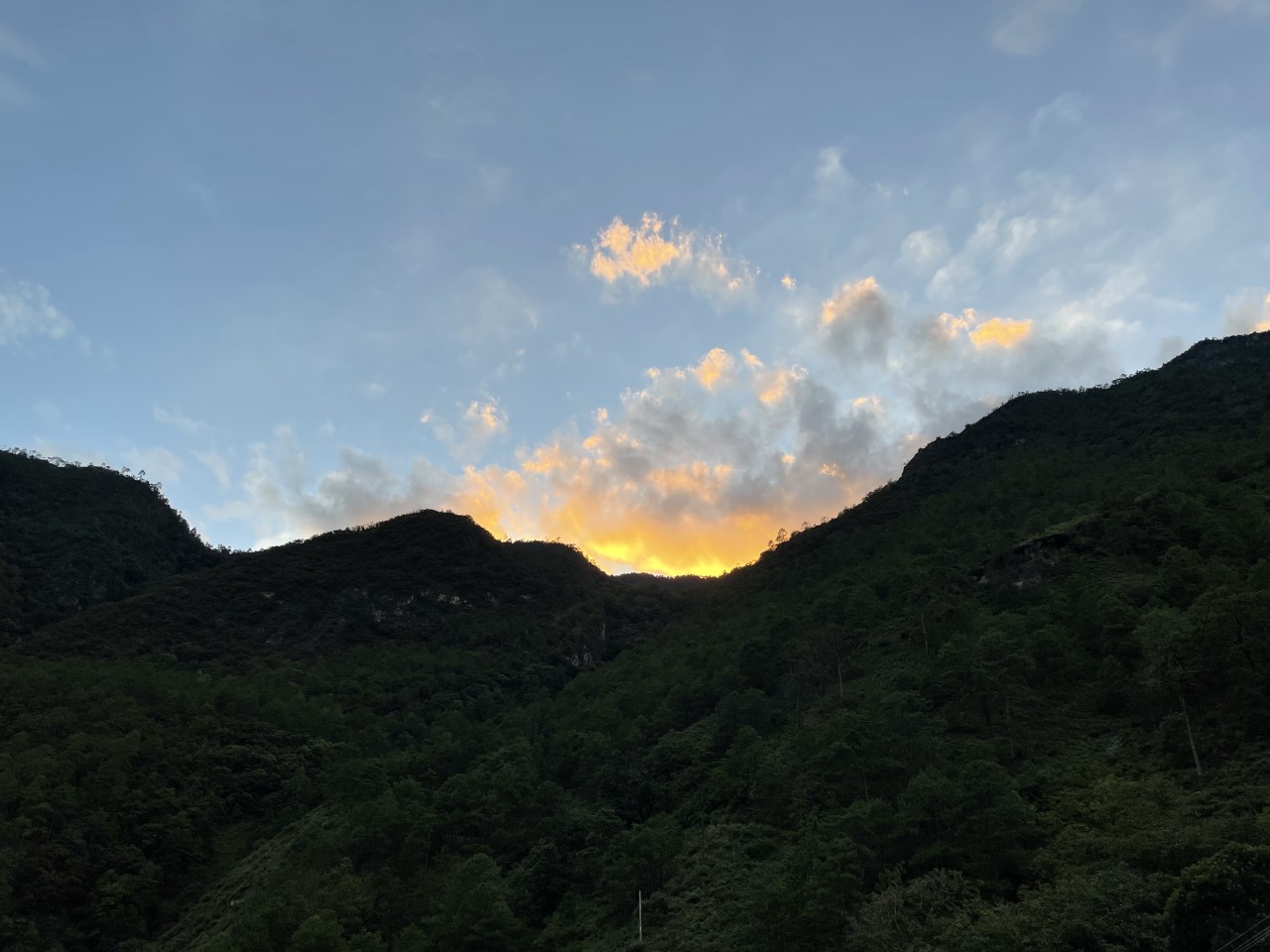 cc83af4642a3558e8da8383f165da937_1763626017_558986.jpg cc83af4642a3558e8da8383f165da937_1763626